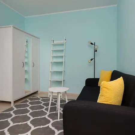 Woronicza With Balcony In Warsaw's Mokotow By Renters 华沙