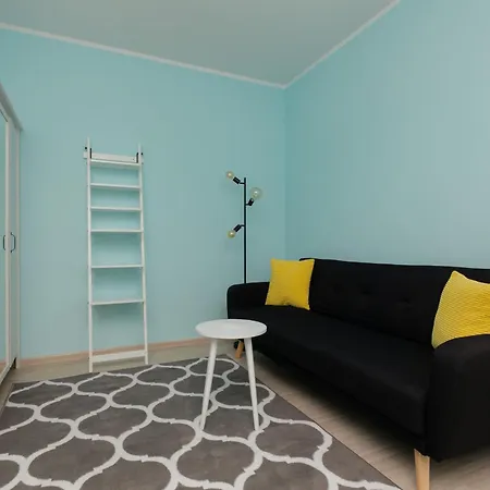 Woronicza With Balcony In Warsaw's Mokotow By Renters 公寓 *