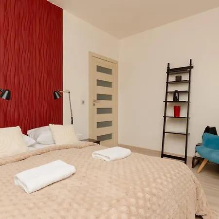 Woronicza With Balcony In Warsaw's Mokotow By Renters 公寓 华沙