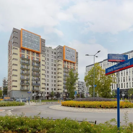 Woronicza With Balcony In Warsaw's Mokotow By Renters 华沙